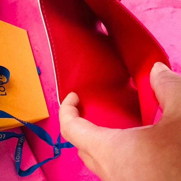 Louis Vuitton Victorine Wallet Fuchsia - Picture 5 of 7